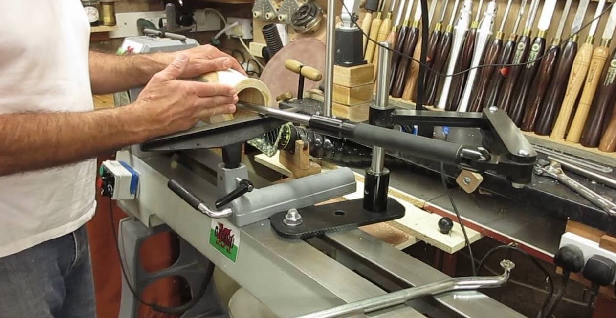 Artisan tourneur sur bois